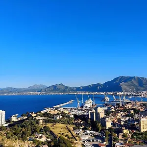 https://elenahouse-alla-kalsa.sicilyhotelsitaly.net